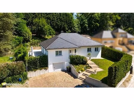 propriété 5 pièces 181 m²