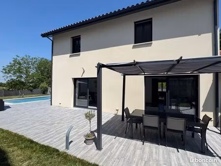 maison individuelle 135m2 avec piscine