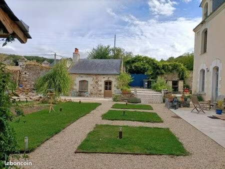 très joli chalet au calme total dans la nature avec terrasse proche angers