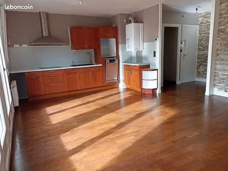 vends bel appartement