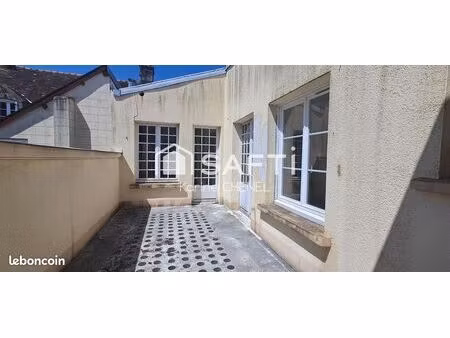 immeuble 131 m² la ferte-mace