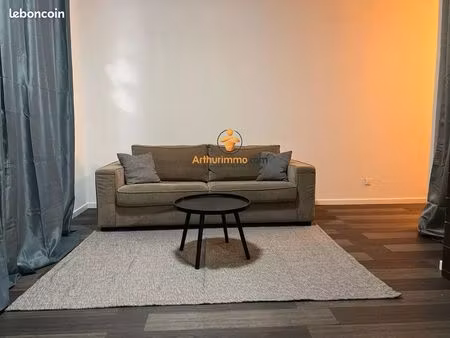 studio 1 pièce 26 m²