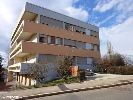 2 pieces 34 m2 et son large balcon fillant de 13 m2 secteur rond point hpl exposition sud 