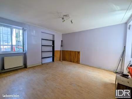 studio 1 pièce 32 m²