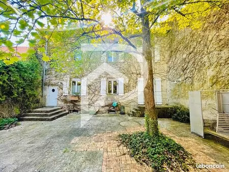 maison 11 pièces 294 m²