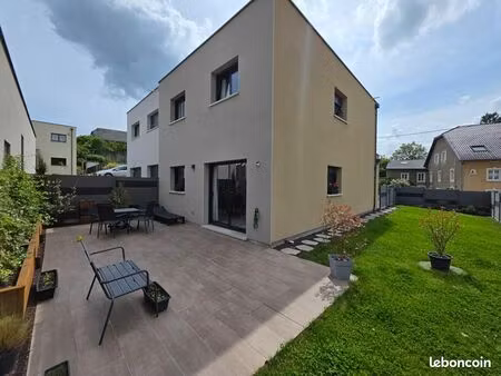 maison 5 pièces 104 m²