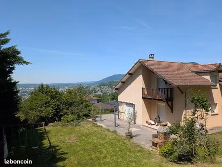 maison située sur les hauteurs de coublevie  secteur calme  vue exceptionnelle. beau terra