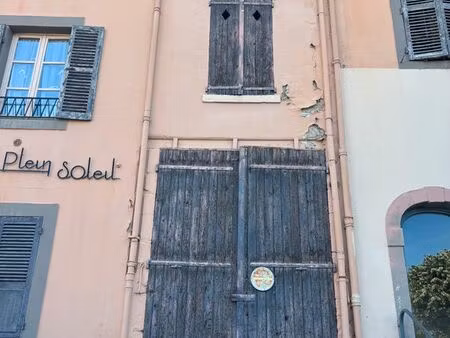 à vendre – grange à rénover en plein centre-ville de champeix – idéal investisseur