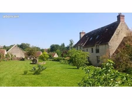 authentique manoir normand restauré avec dépendances et parc arboré
