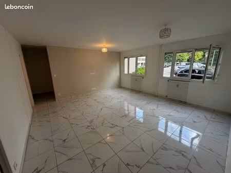 très jolie appartement rénové à neuf f3