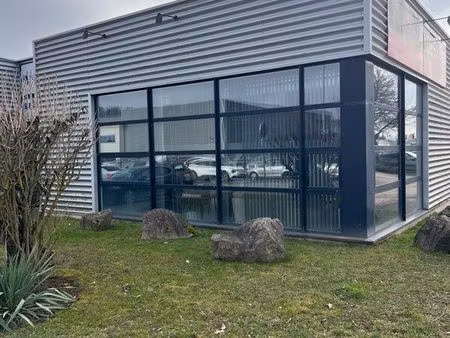 local dépôt + bureau actiparc 230m2
