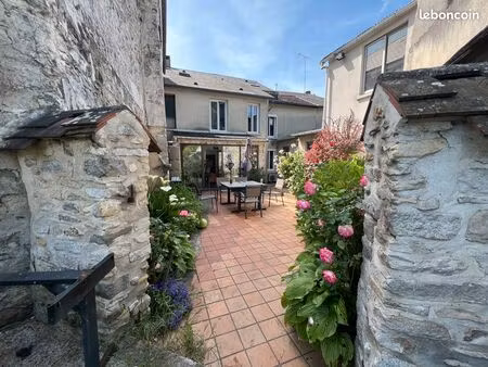 maison + boutique