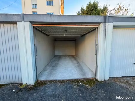 rare – garage fermé sécurisé robertsau