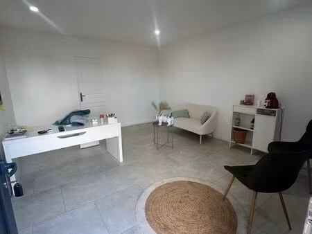 local commercial 150m2