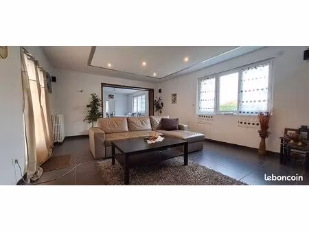 maison 6 pièces 242 m²