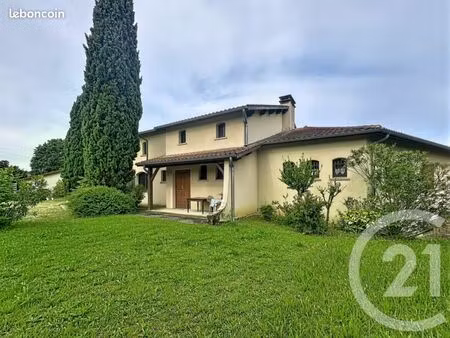 maison 8 pièces 248 m²