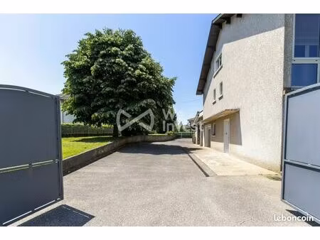maison 8 pièces 137 m²