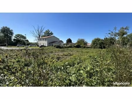 terrain 779 m² lezoux