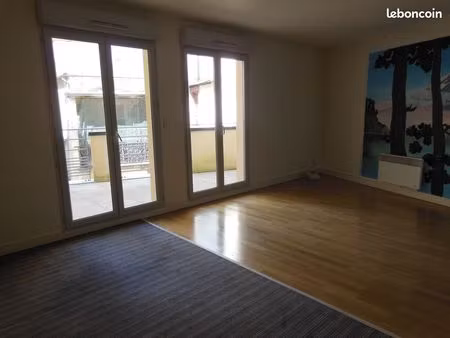 loue studio avec terrasse au coeur d'alençon