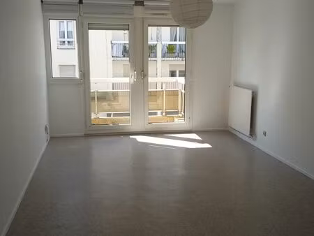 appartement f3 67m2 avec terrasse et garage