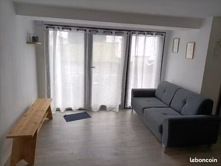 studio meublé et équipé