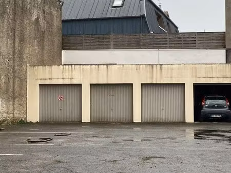 box/garage à vendre proche centre pau