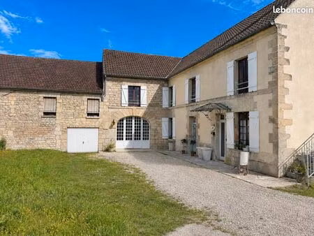 propriété 7 pièces 300 m²