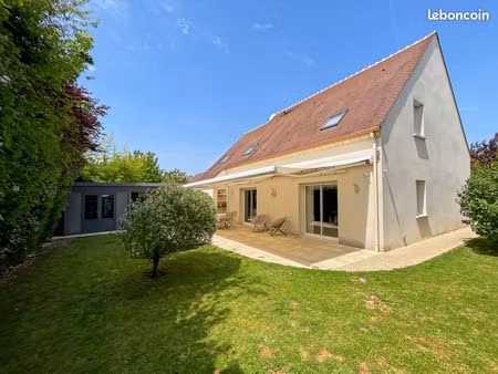 pavillon 7 pièces 195 m²