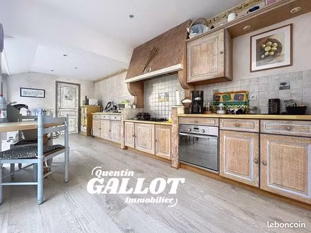 maison 7 pièces 161 m²