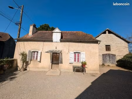 maison ancienne et 2 granges