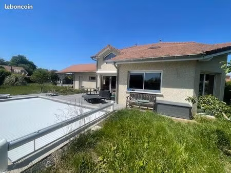 rochetoirin maison en lotissement de type architecte en bon état de 5 pièces. garage. terr