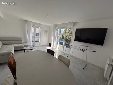 appartement 4 pièces 230 m²