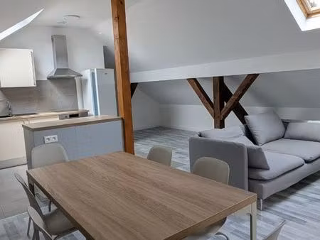 appartement t3 meublé refait à neuf – 57 m² loi carrez / 95 m² au sol – parking