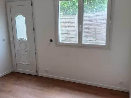 t1 récent 25 m² centre-ville montataire