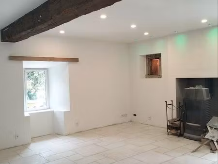 longère 180m2*dépendances+8115m2 terrain