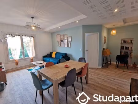 chambre 1 pièce 9 m²