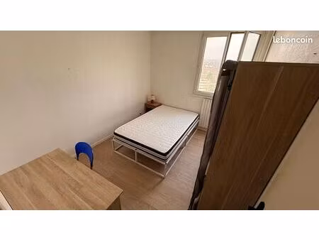 chambre meublée 16 m² à compiègne – proche utc – 425 cc - apl possible