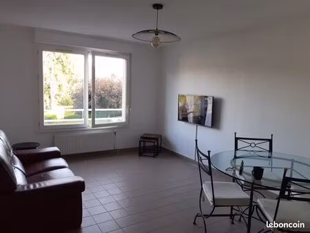location appartement excellent etat - centre poule les echarmeaux