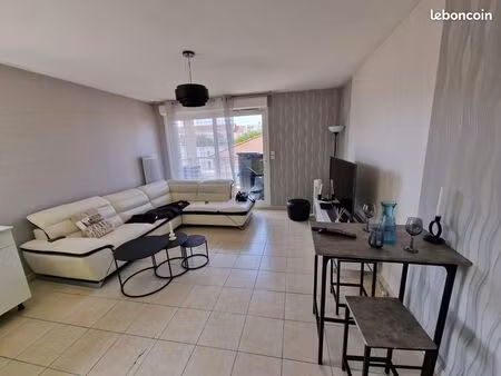 t2 de 42 m² au calme avec balcon de 6 m²  parking sécurisé et ascenseur