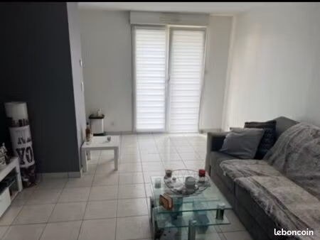 rare : appartement 2 pièces en rez-de-jardin avec 129 m² d’extérieur  garage et parking