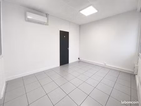 propriétaire loue bureaux indépendants climatisés de 12 à 149m2 - proximité immédiate du p