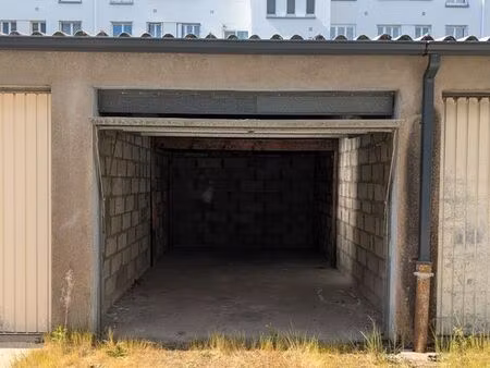 à louer garage - quartier gare maritime