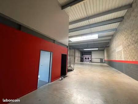 local d'activité 462 m²