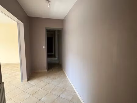 appartement f4 avec terrasse et jardin proche toutes commodités