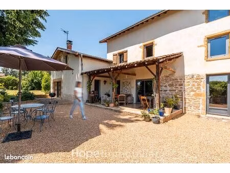 maison 6 pièces 158 m²
