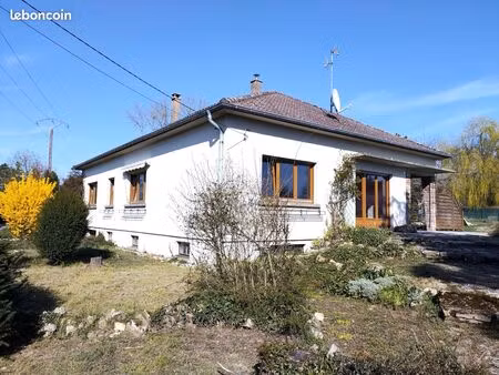 maison de plain-pied sur 2000 m² de terrain
