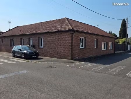 maison 9 pièces de 165m²