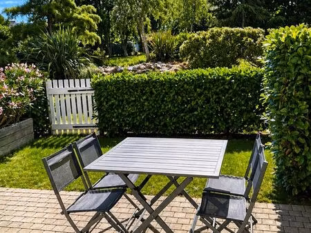 très bel appartement avec terrasse et jardin