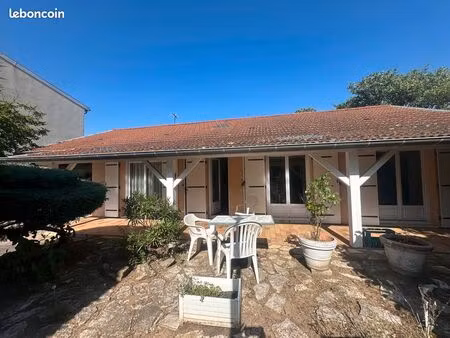 coeur village: maison de plain pied sur 580 m² de terrain