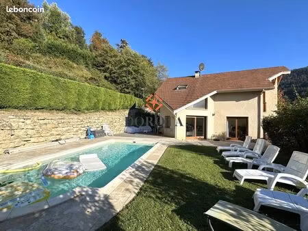 maison 7 pièces 168 m²